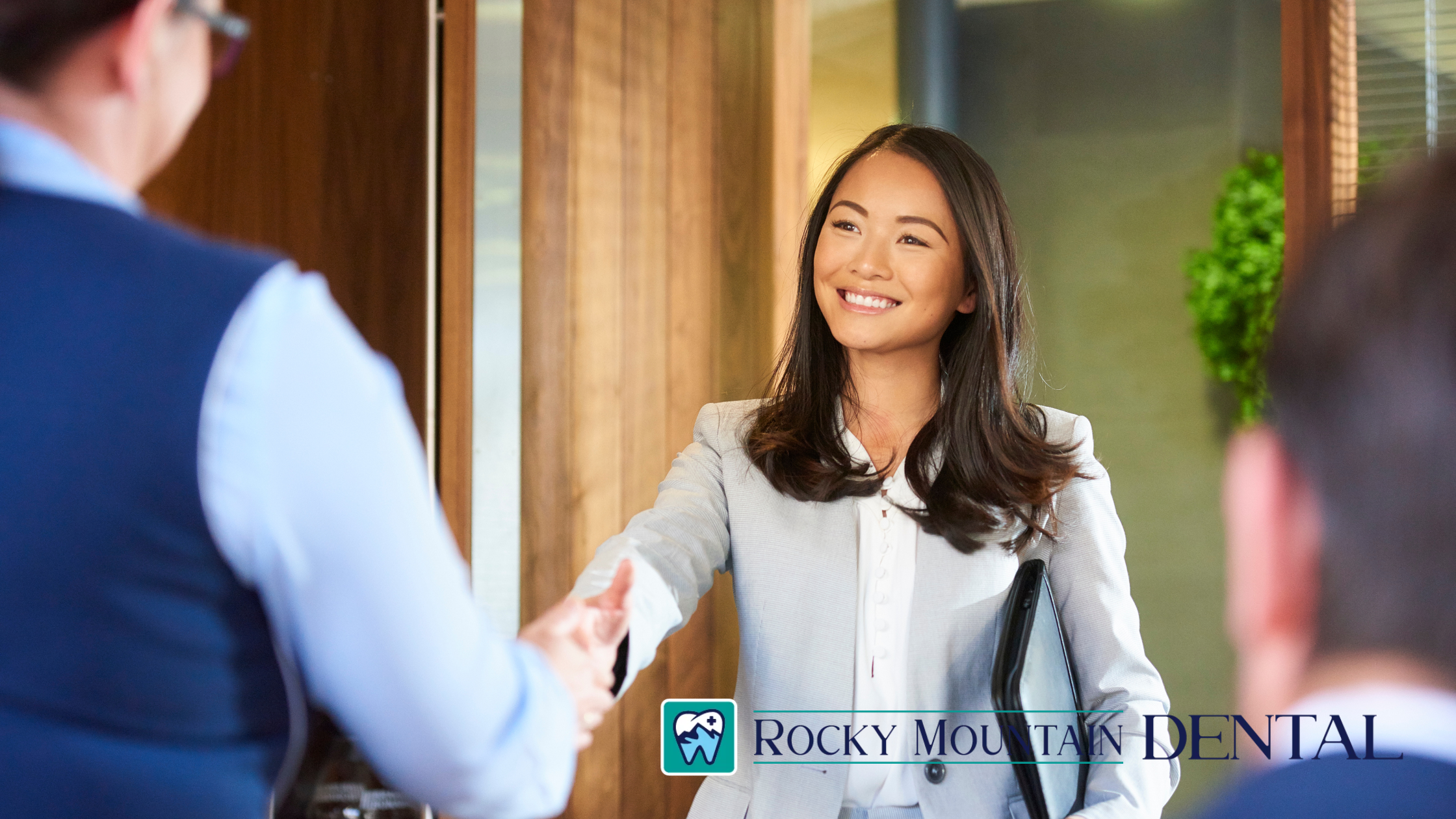 How a Smile Impacts First Impressions in Professional Settings